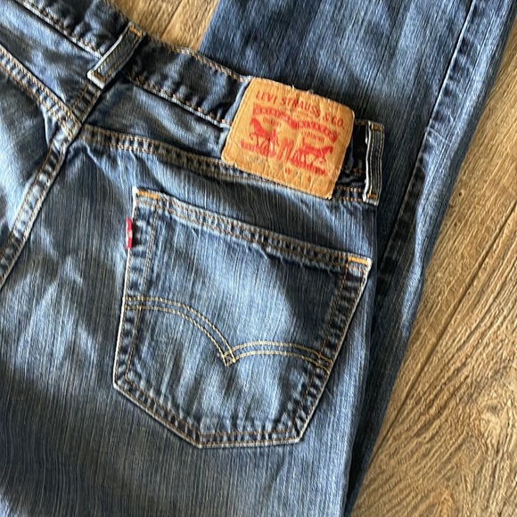 Levi’s Strauss & Co, Men Jeans style 505. 32-32 - Picture 5 of 9